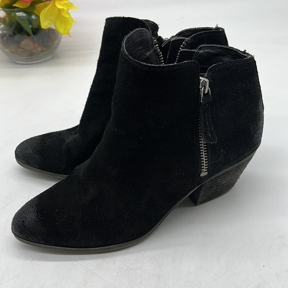 Frye Black Distressed Suede Ankle Bootie Waterproof Toe Tips Size 7M. BAB3632A - Picture 3 of 8
